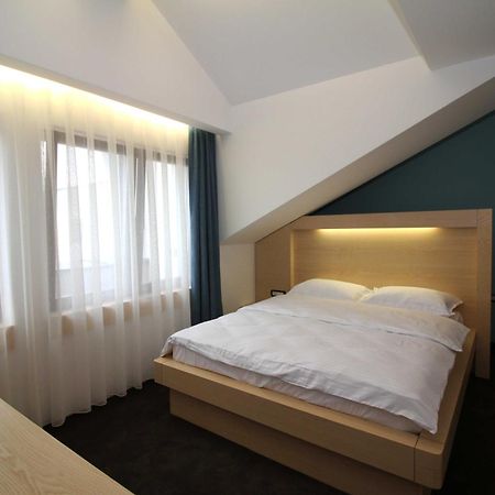 Hotel International Prishtina & Spa Pristina Habitación foto