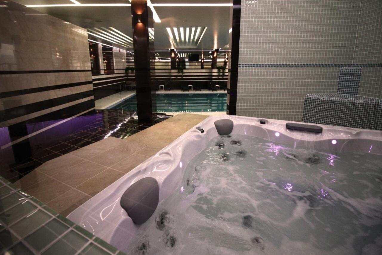 Hotel International Prishtina & Spa Pristina Exterior foto