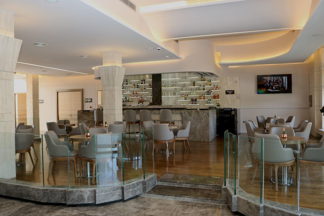 Hotel International Prishtina & Spa Pristina Exterior foto